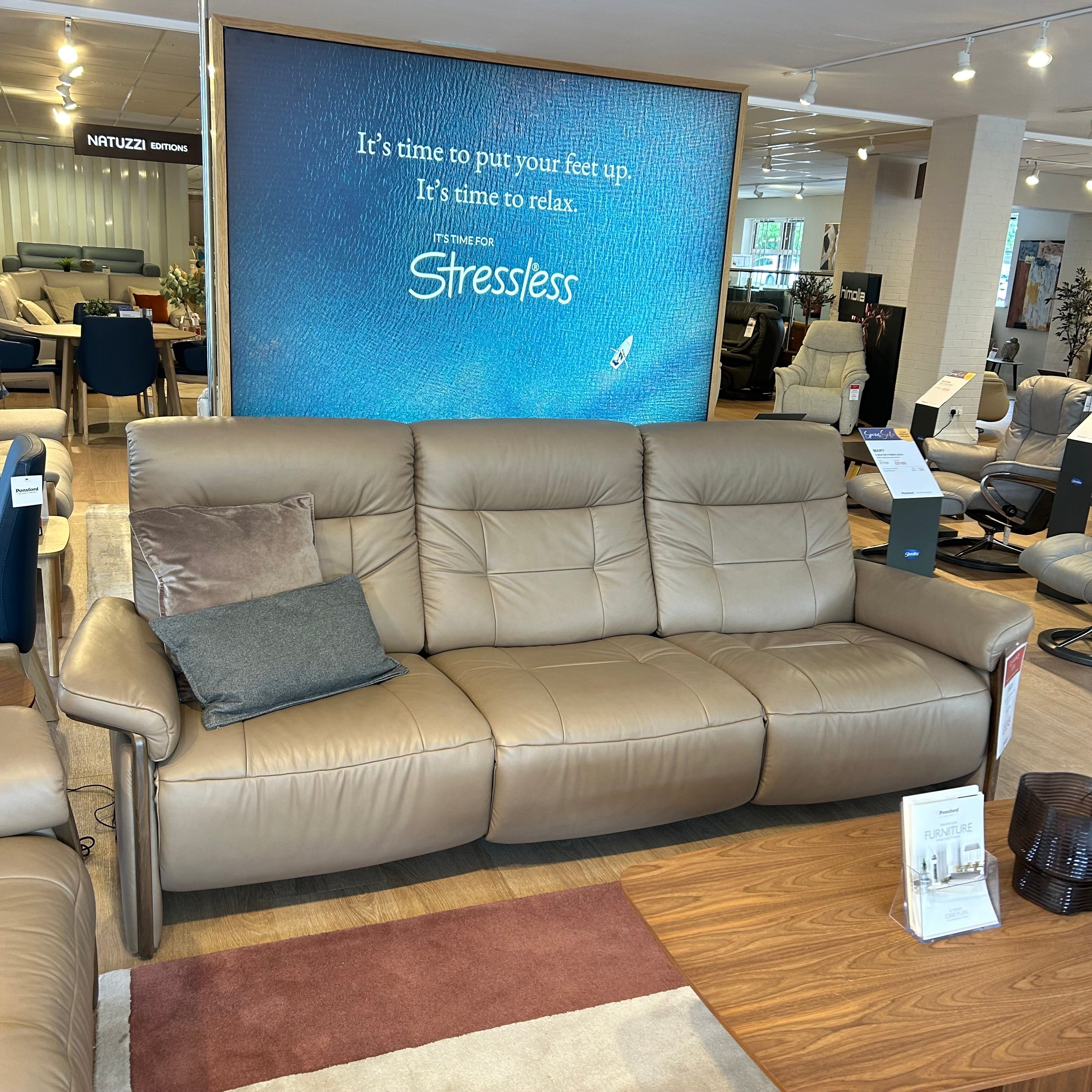 Stressless Mary Seater Power Sofa – Ponsford