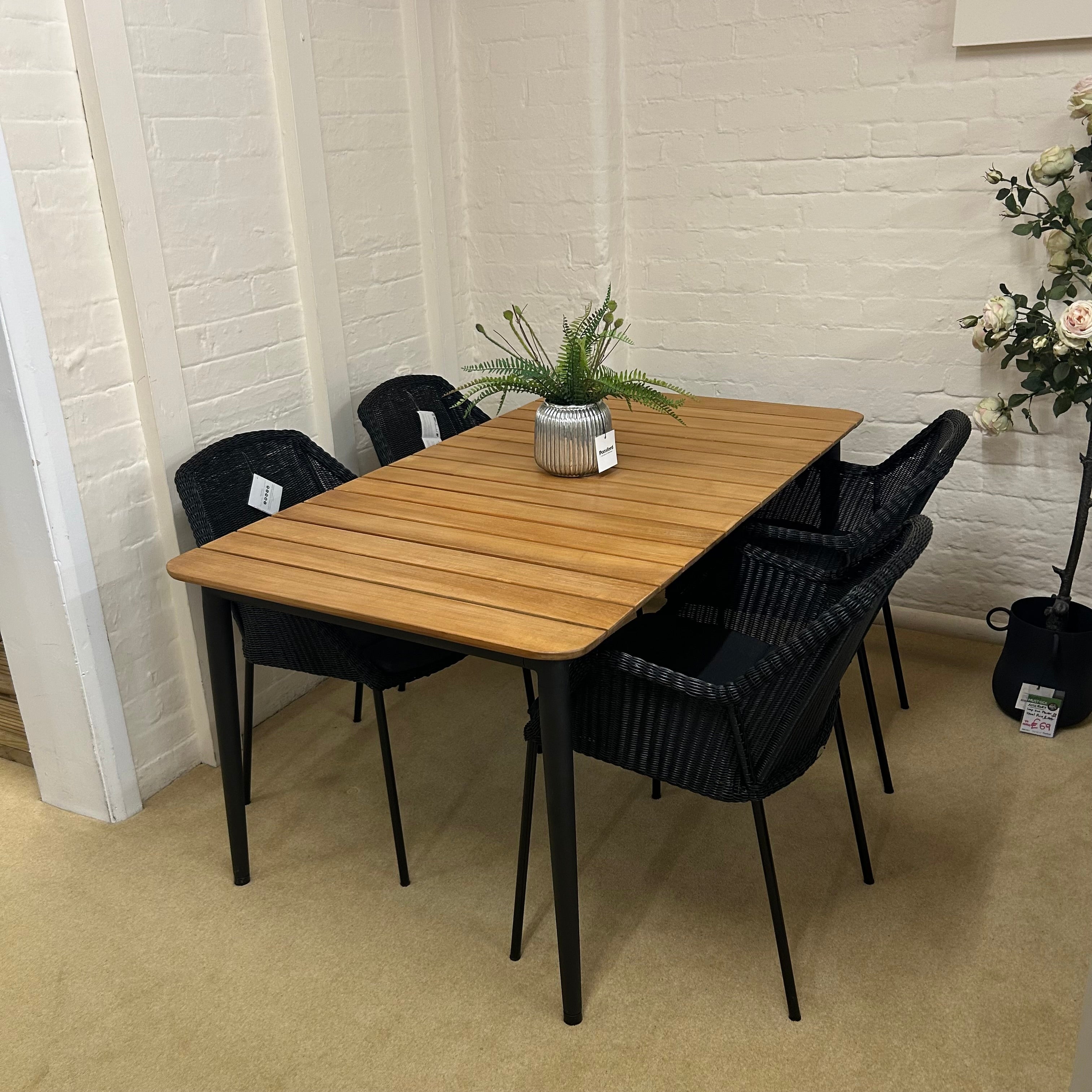 Cane-line Core Garden Dining Table and 4 Breeze Chairs