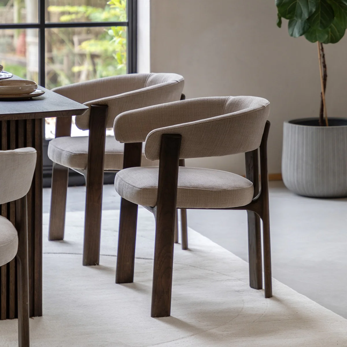 Gallery Direct ONDA Extending Dining Table and 4 Chairs