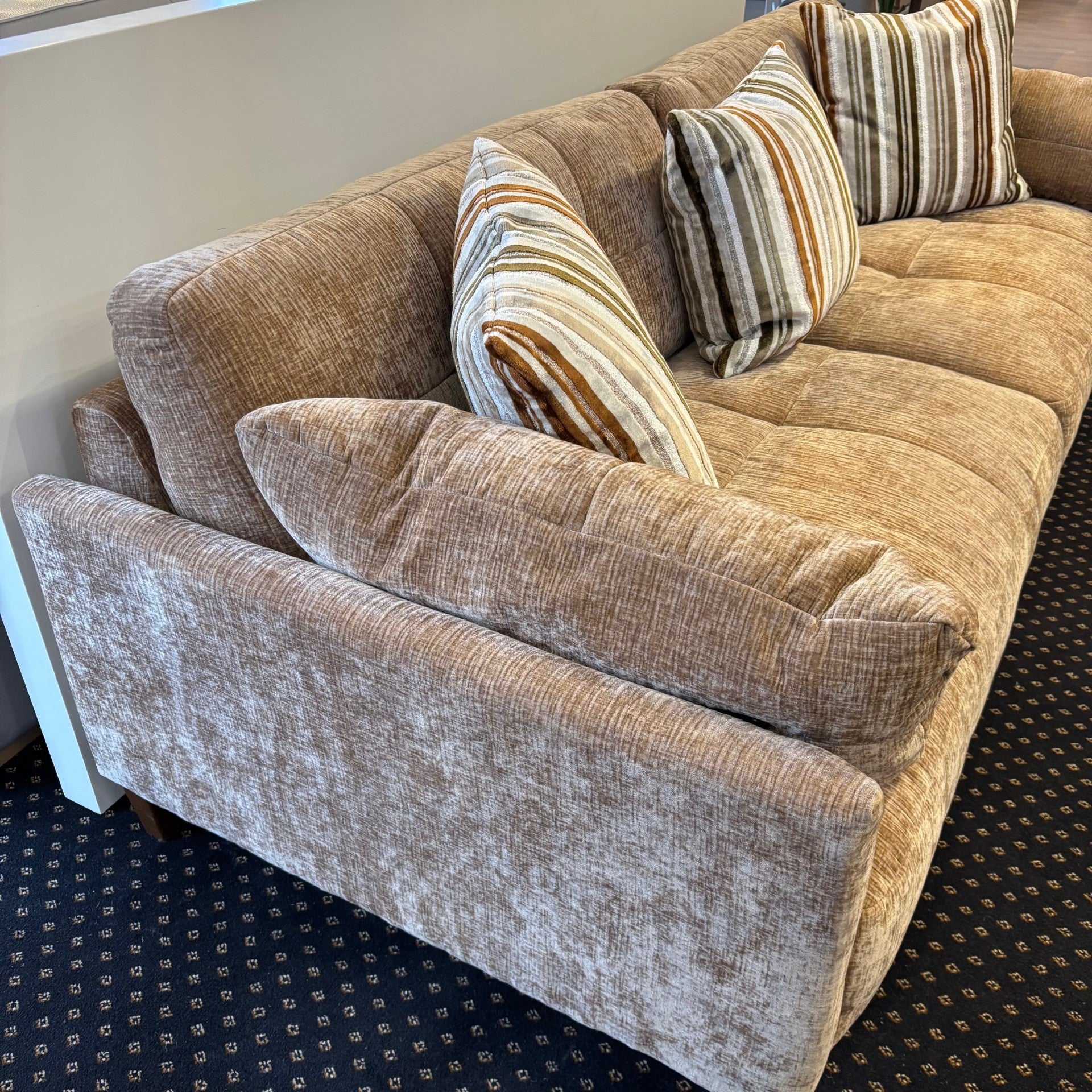 Alexander & James Reggie 4 Seater Sofa & Cuddler