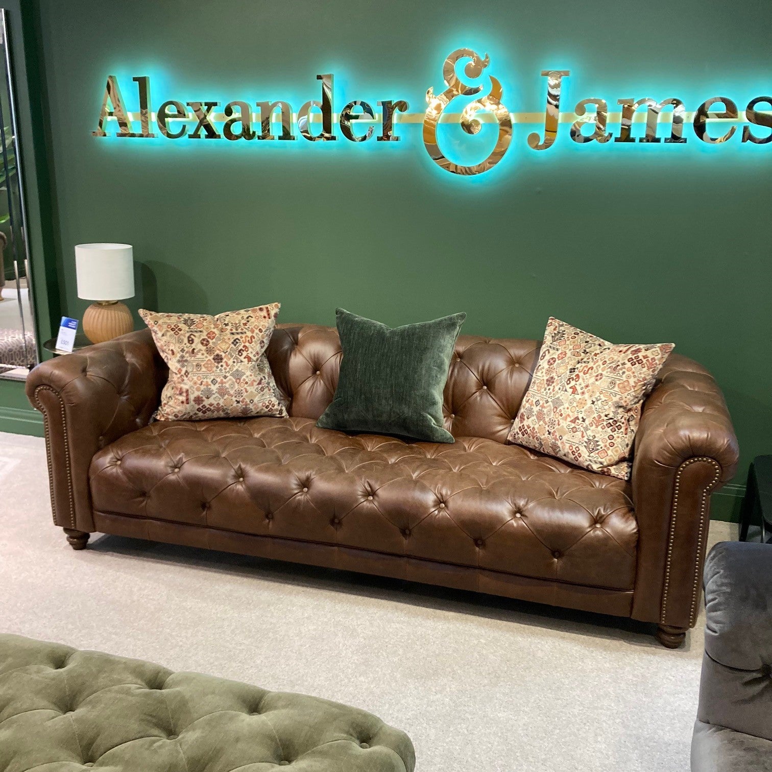 Alexander & James Stax 4 Seater Leather Sofa and Snuggler