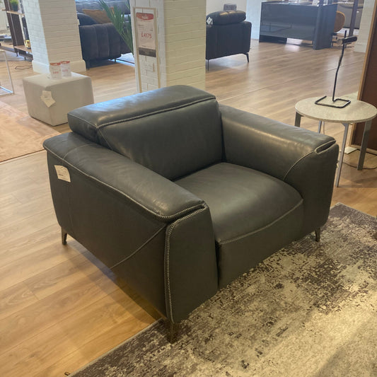 Natuzzi Editions TRIONFO 3 Seater Leather Power Sofa and Power Armchair