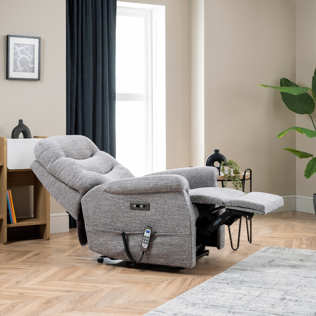 Celebrity Hollingwell Standard Cloud Zero Riser Recliner