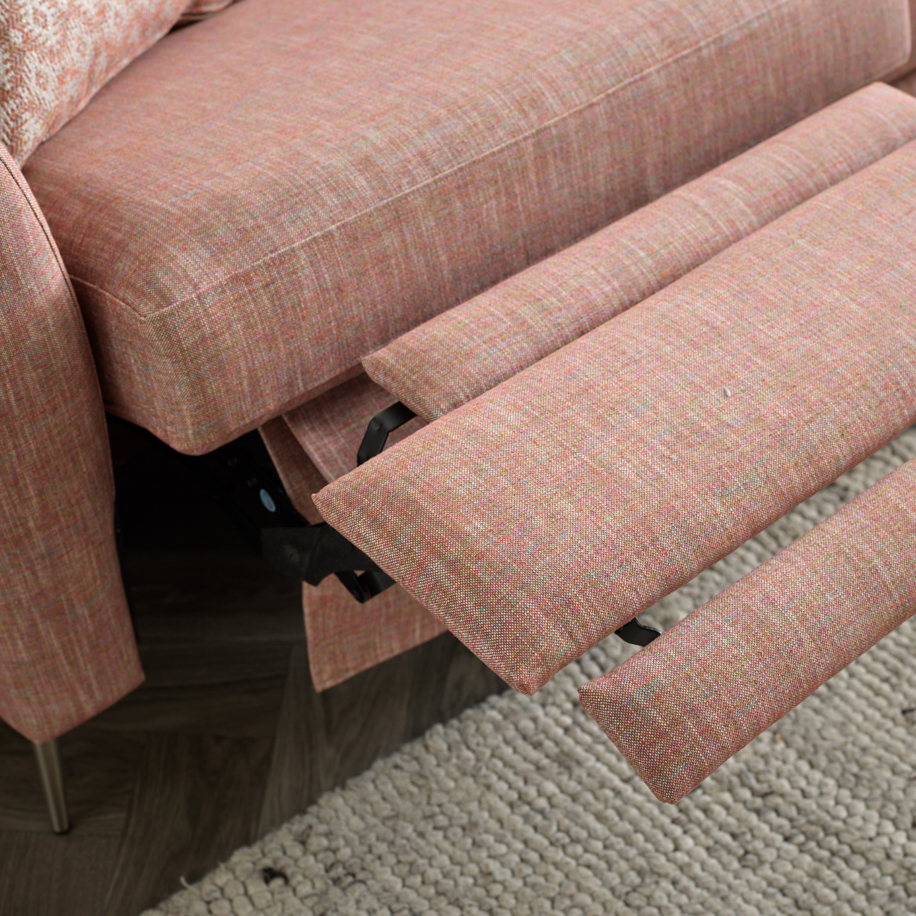 Oscar Swivel Chair