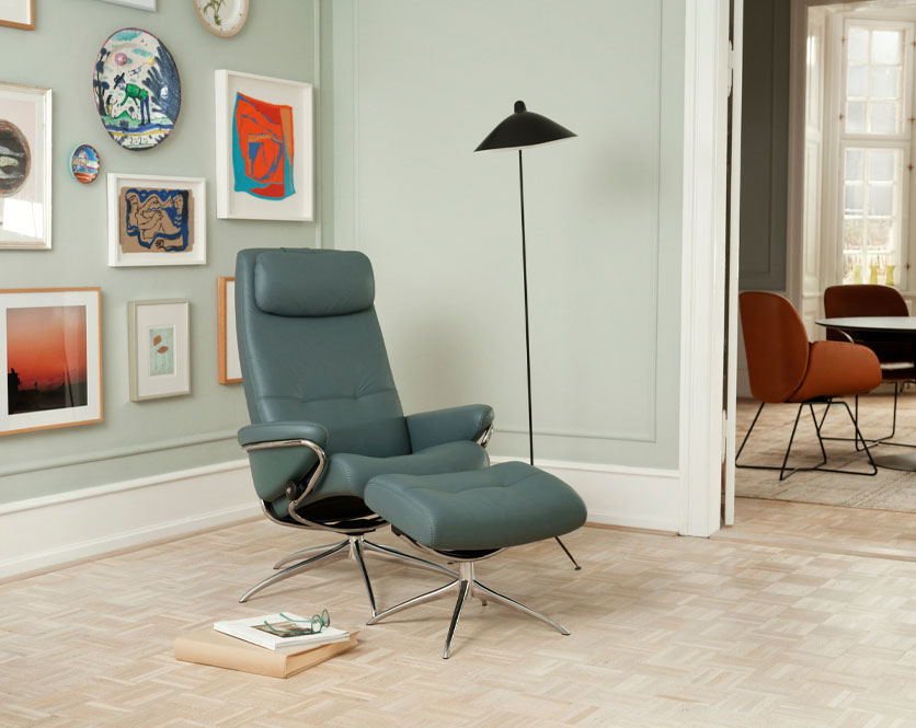 Stressless BERLIN Leather Recliner Chair with Adjustable Headrest and Footstool (M)