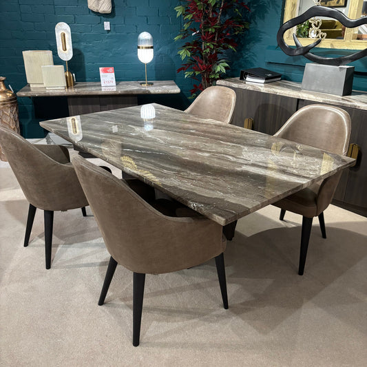 Gondola Table with 4 Linda Chairs