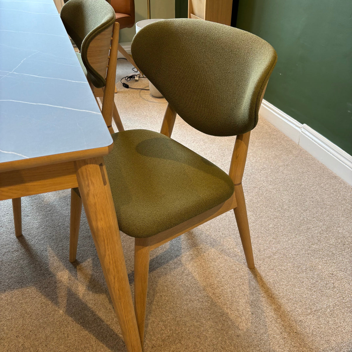 Zodiac Extending Dining Table and Six Chairs